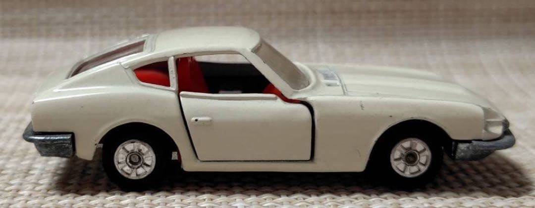 トミカ黒箱6-1 日産フェアレディZ432 日本製 当時物￼￼￼