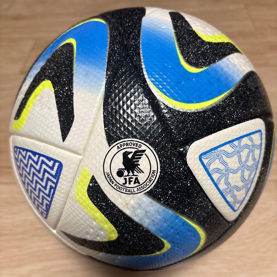 アディダス　サッカーボール5号球