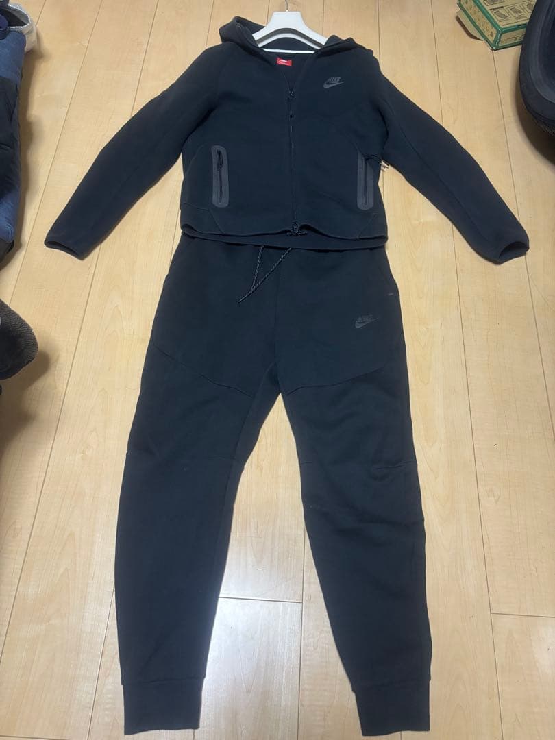 NIKE ナイキ　テックフリース　パーカーM ズボンL ブラック