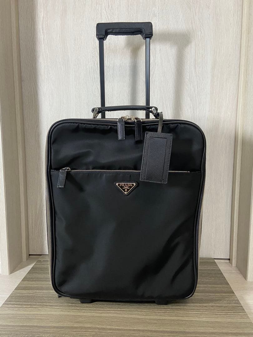PRADA スーツケース　キャリーケース　ナイロン　レザー　三角ロゴプレート　黒
