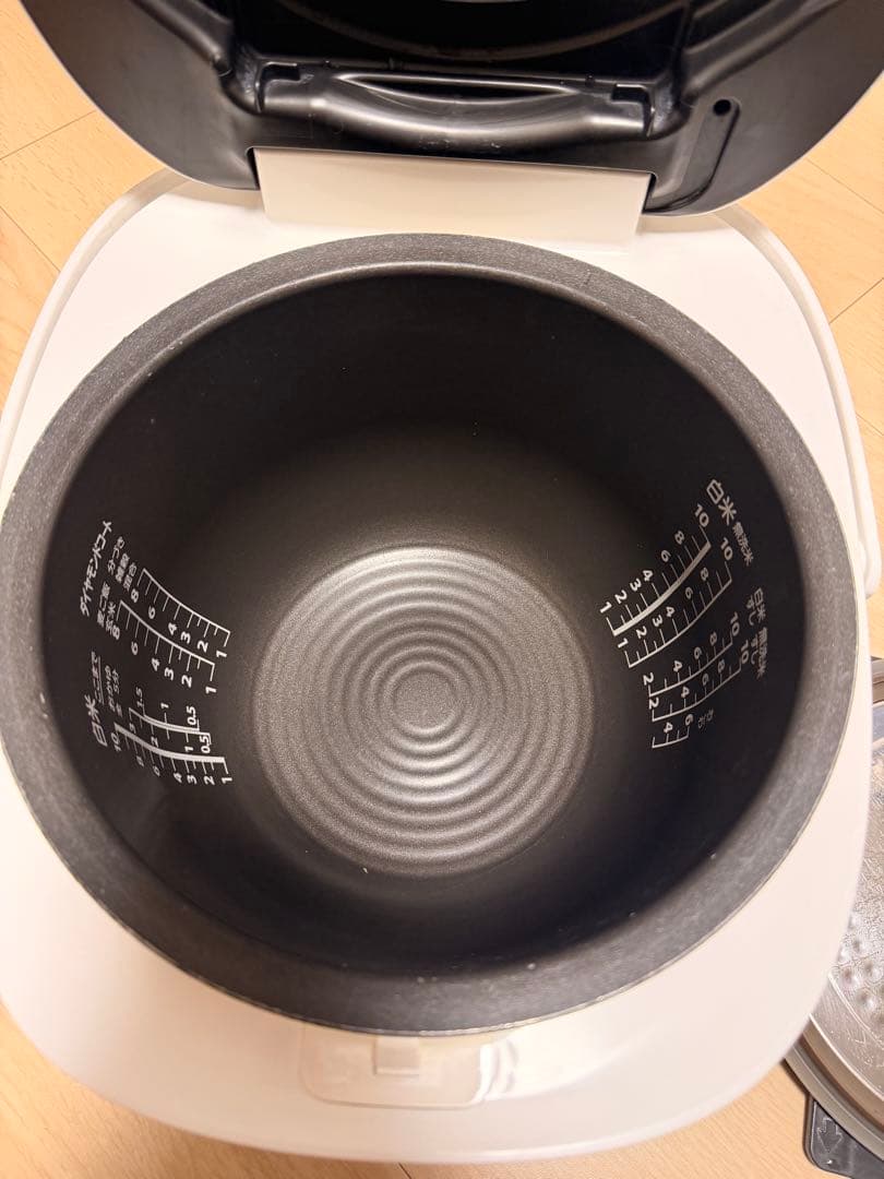 TOSHIBA IH炊飯器 RC-１８VRP ホワイト【中古】