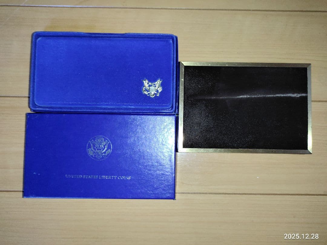 ●計2品①モントリオールオリンピック記念切手型硬貨②アメリカ合衆国リバティ