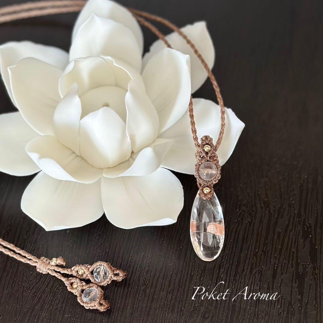 『瑞清』クォーツインクォーツとブルーエンジェルラダークォーツのマクラメネックレス