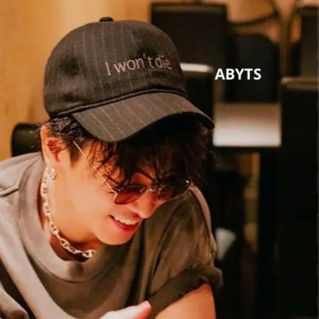 ABYTS 佐藤健 Iwon't die キャップ チャコールブラックストライプ