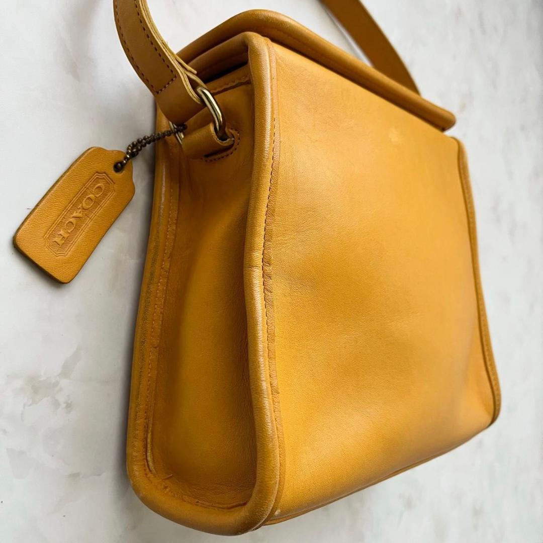 バッグ COACH vintage archive handbag turn-lock
