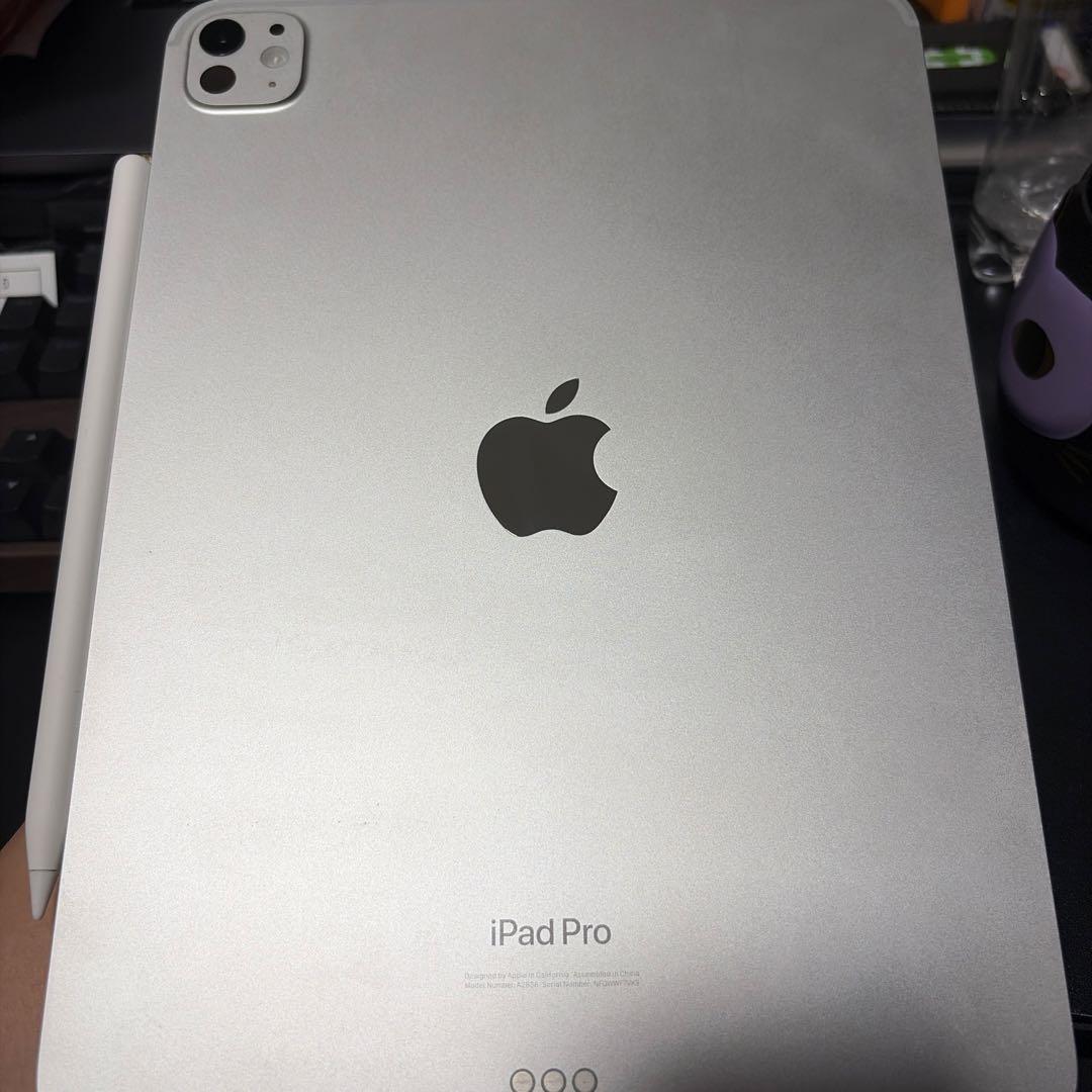 Apple iPad Pro (M4) 11インチ 256GB & キーボード他