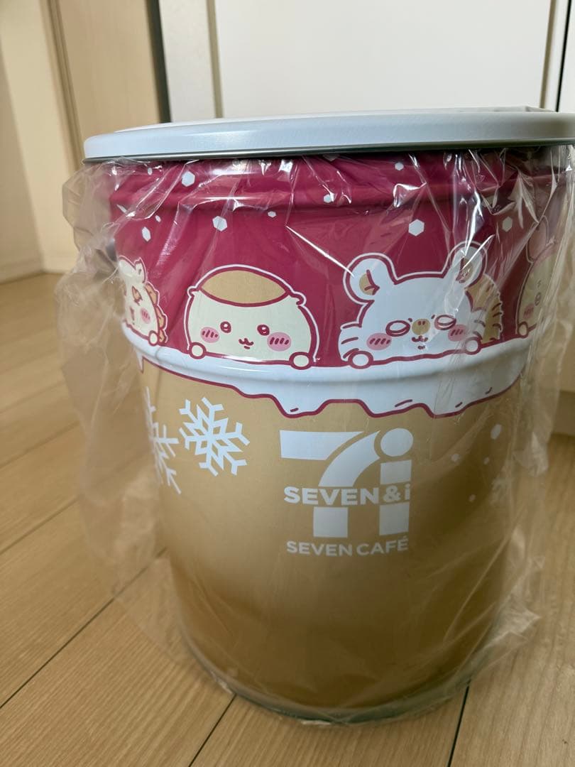 ちいかわ×セブン　カフェラテカップデザイン　オリジナル缶スツール50名限定当選品