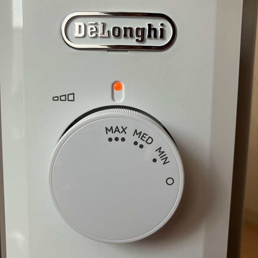 デロンギ ヴェルティカルド カモミールホワイト オイルヒーター