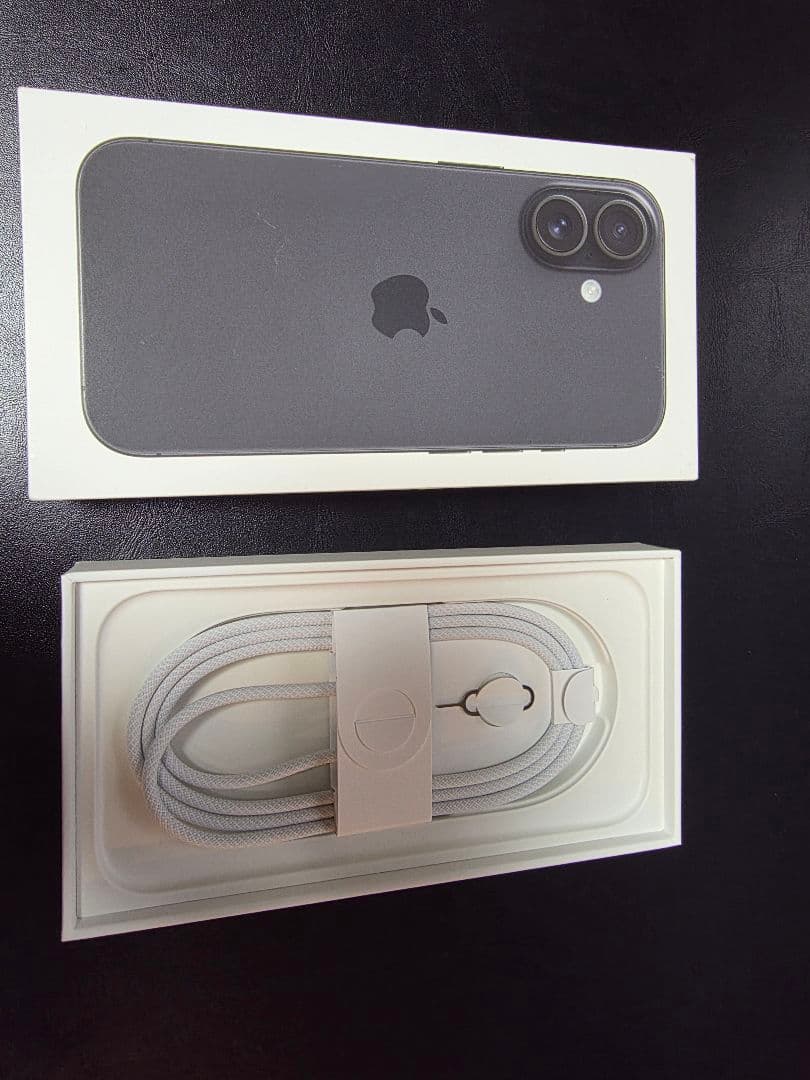 Apple iPhone 16 スペースグレー 本体（TR）