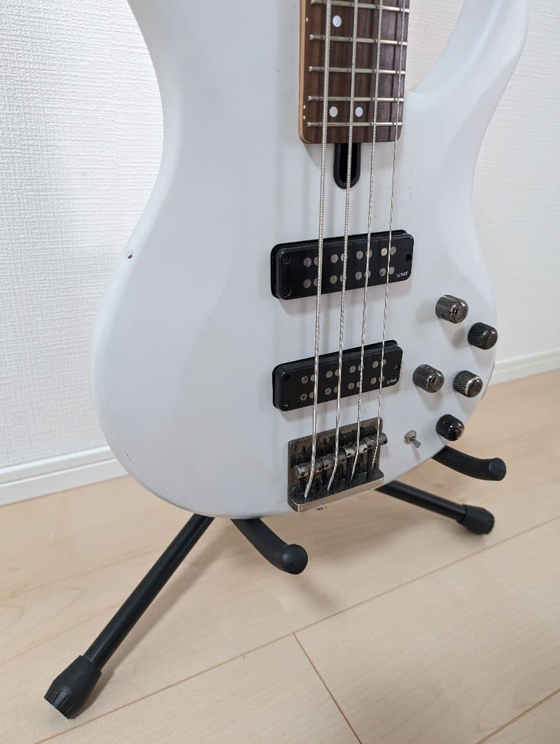 【音出し確認済】YAMAHA TRBX504 ホワイト エレキベース