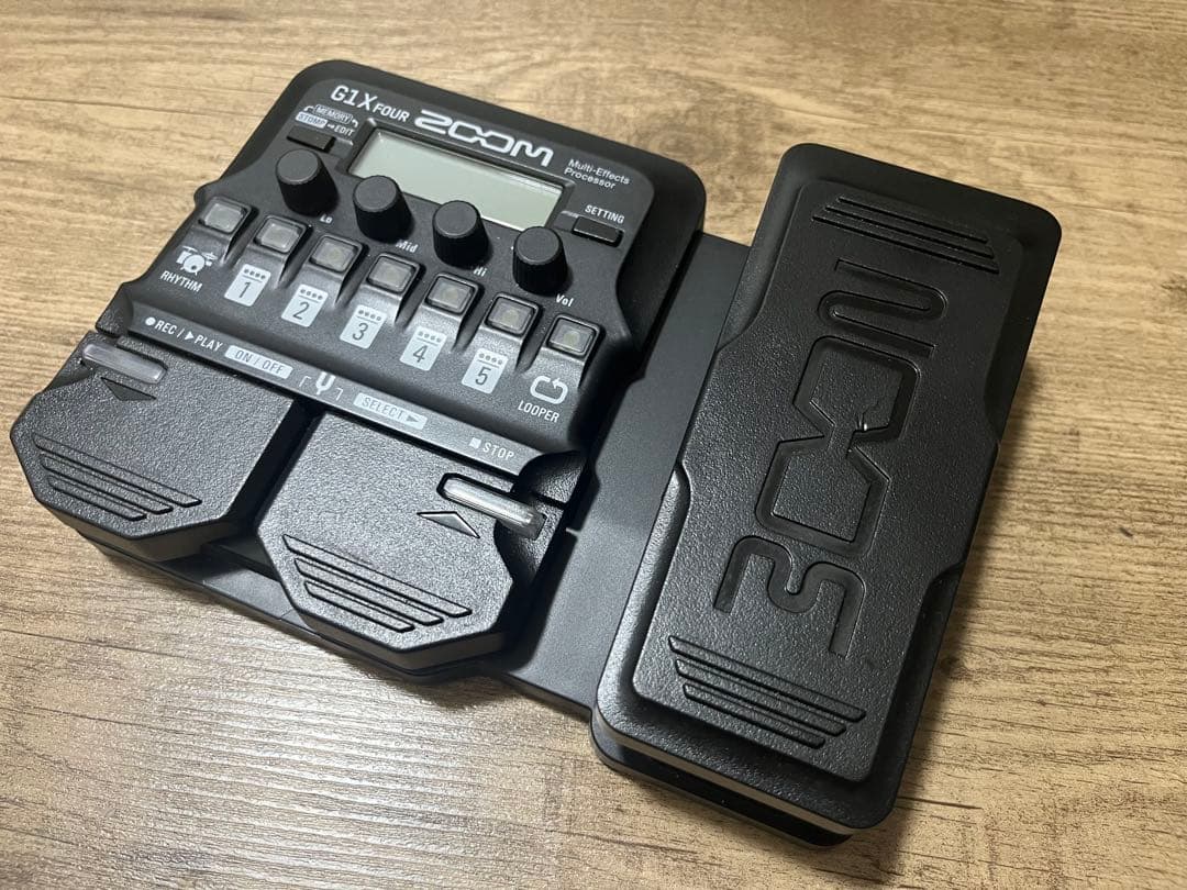 ZOOM / G1X FOUR -純正ACアダプター付- マルチエフェクター