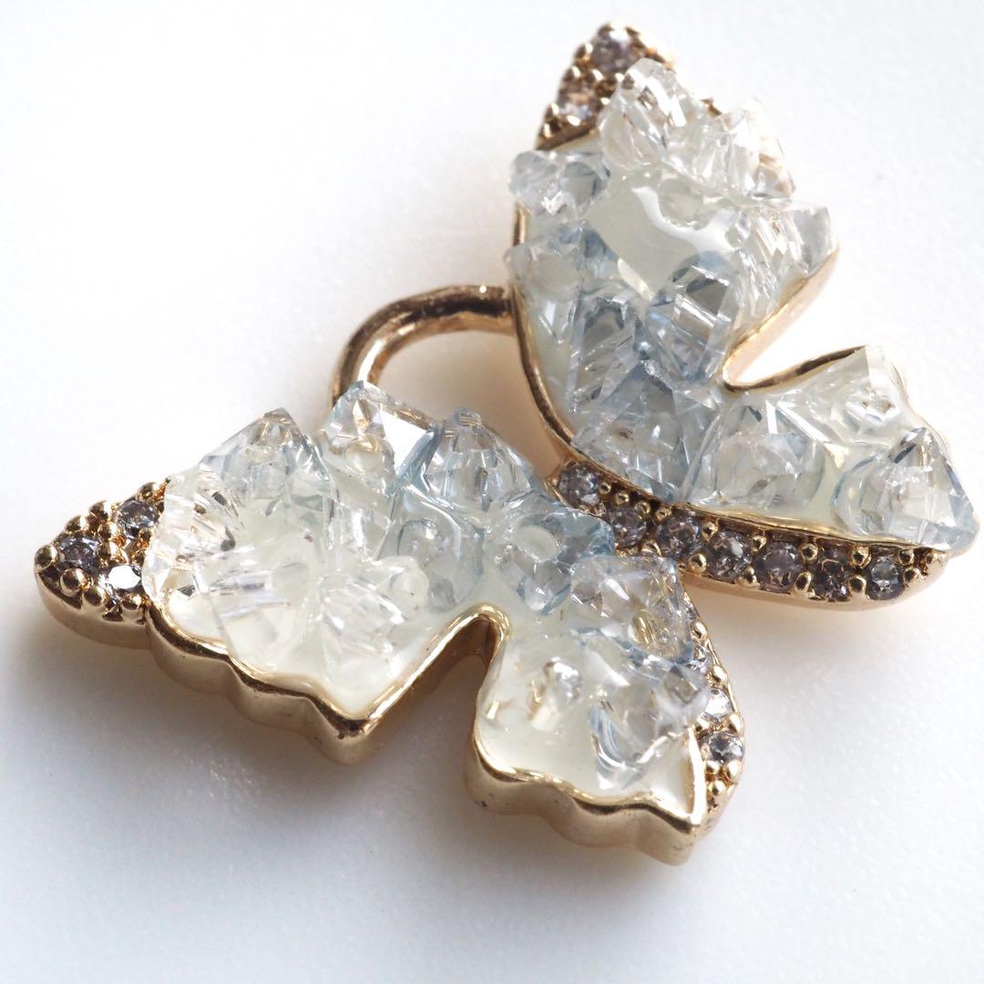 【ほぅ】天然水晶のバタフライモチーフネックレストップ