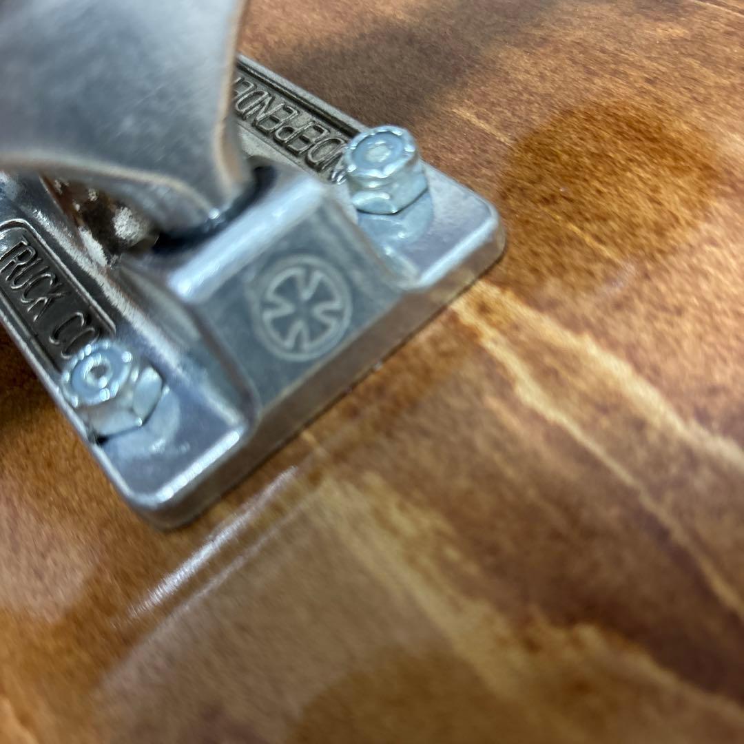 INDEPENDENTのトラックのスケートボード コンプリート　ケース付き