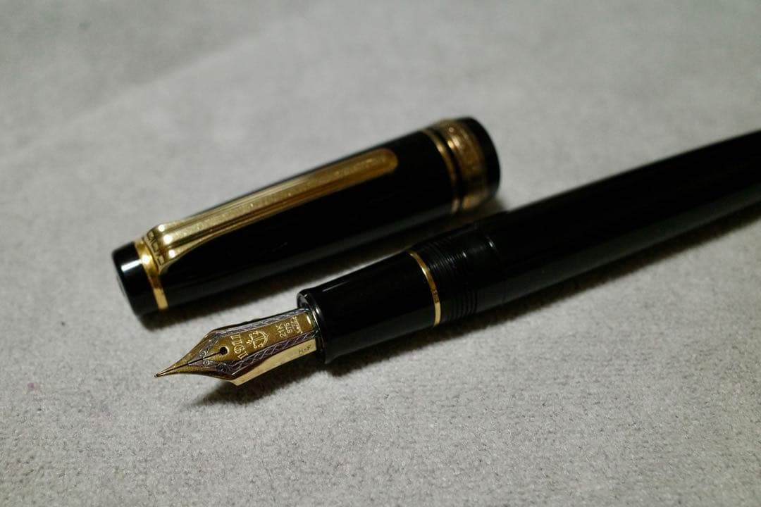 セーラー万年筆　プロフェッショナルギア　21k 細字F 中古