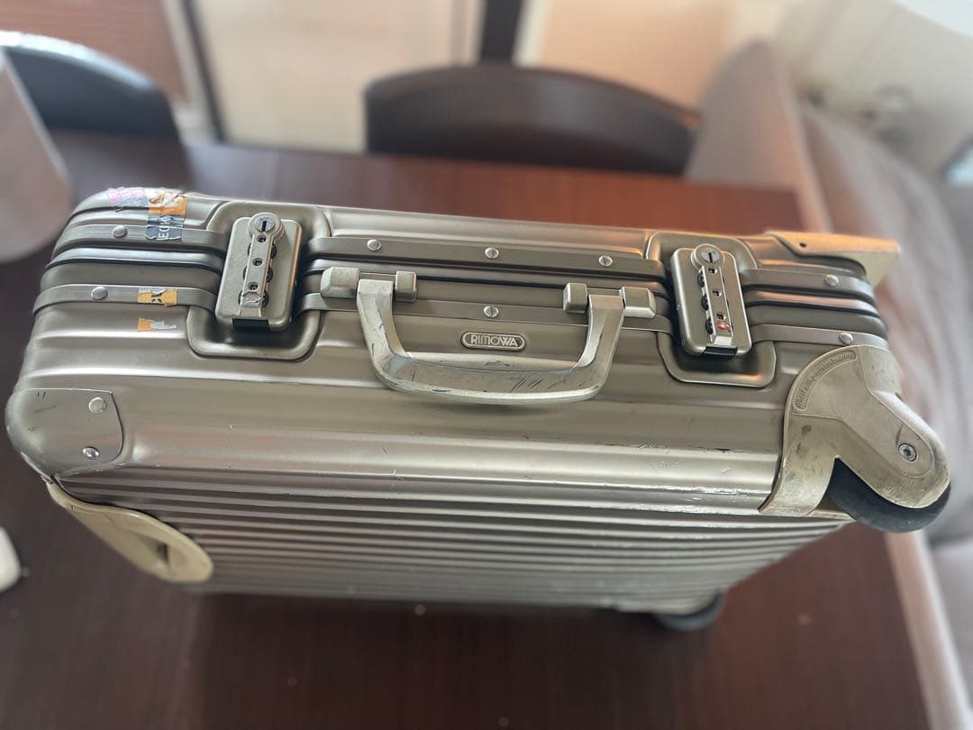 【希少】リモワ トパーズ 2輪 32L シャンパンゴールド　機内持ち込み