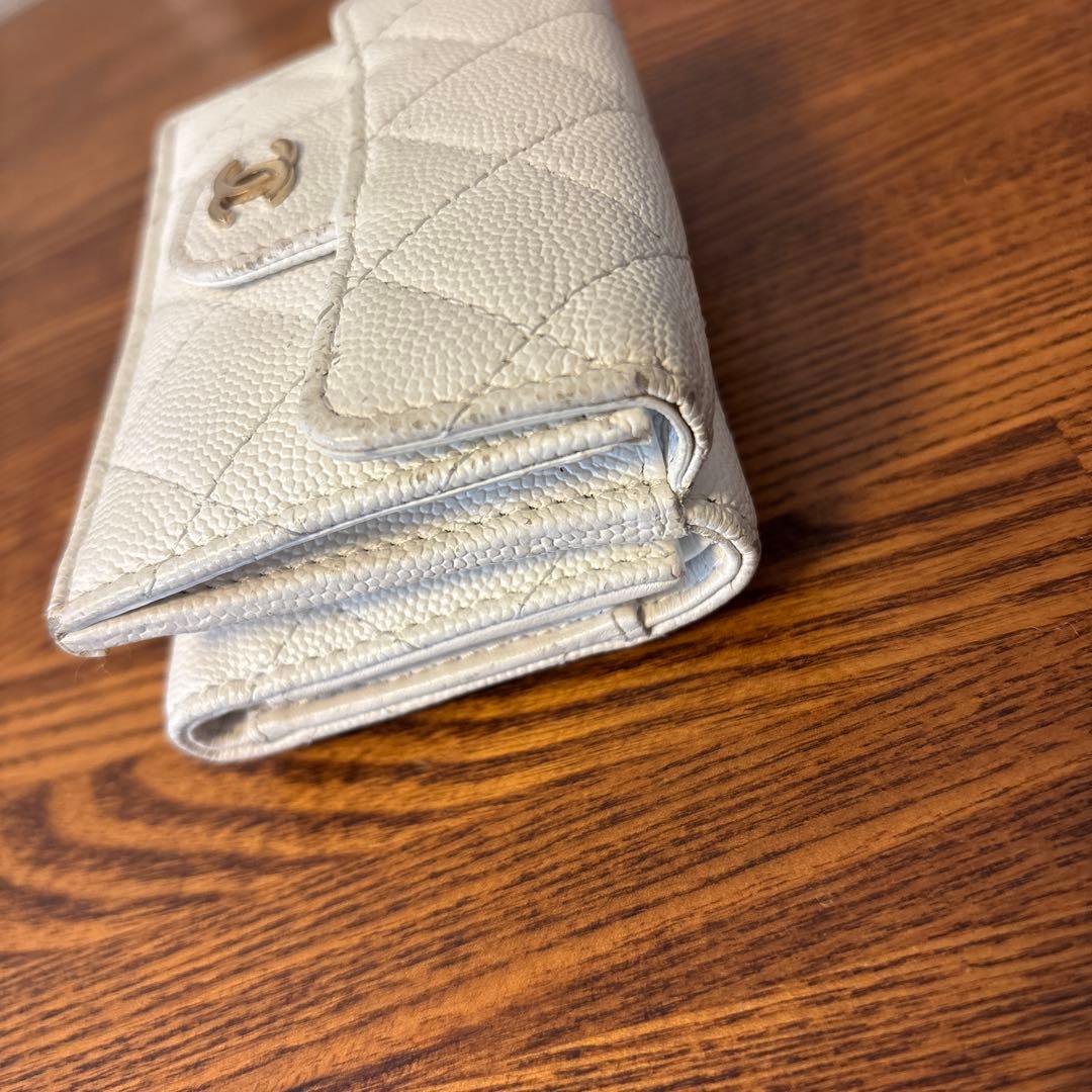 CHANEL白三つ折り財布