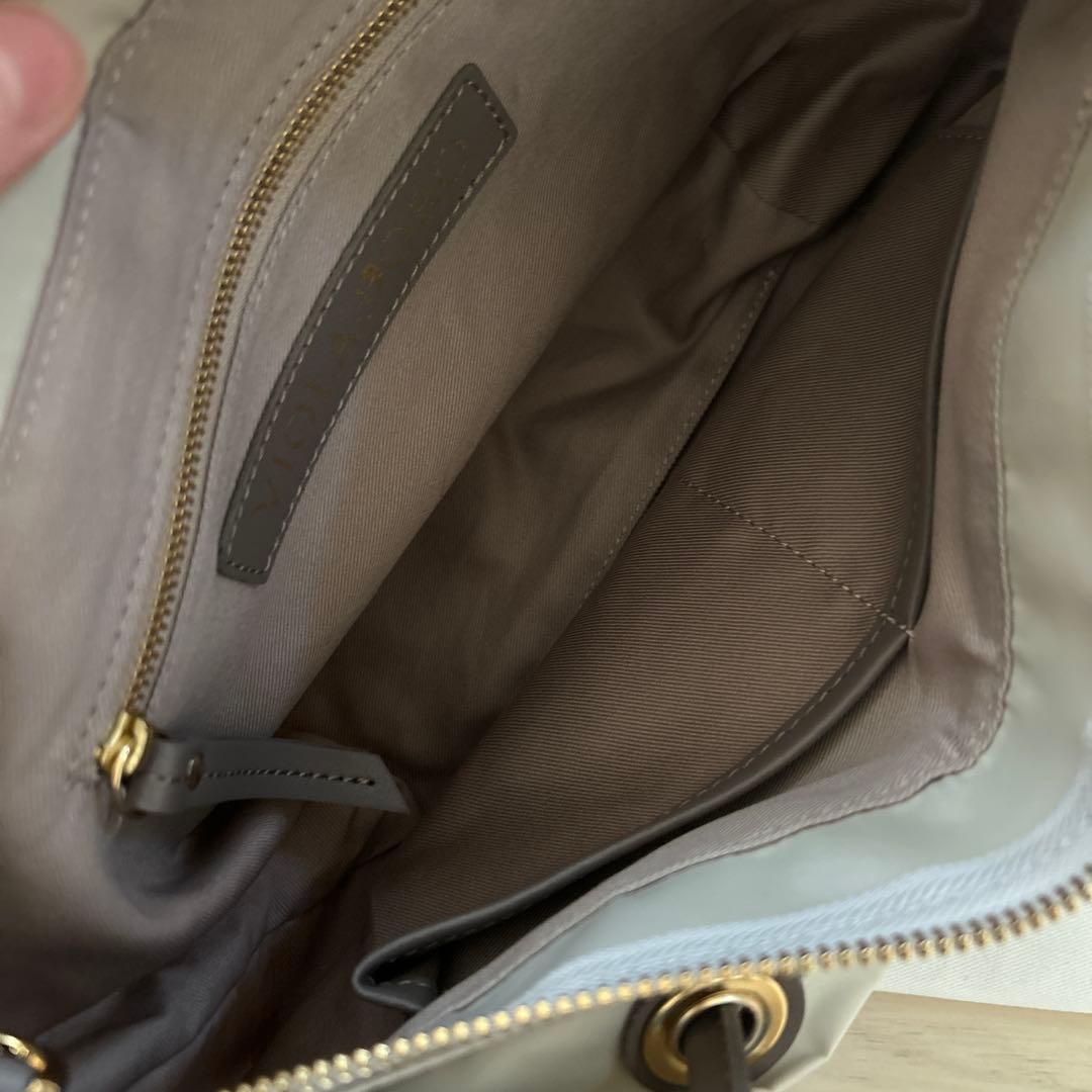 ヴィオラドーロ　アイスグレー