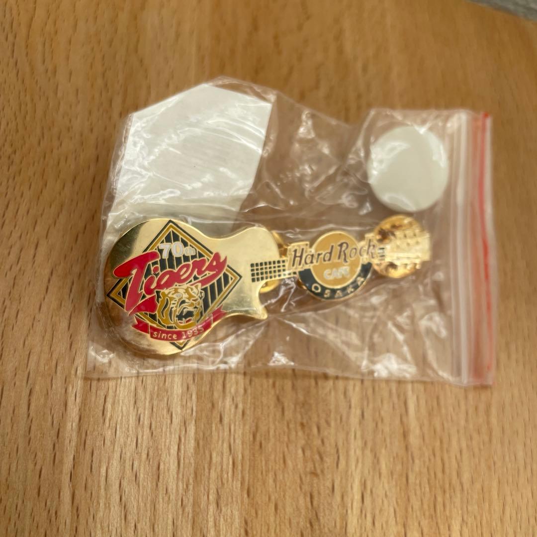 ハードロックカフェ阪神タイガース70周年記念　大阪ギターピンバッチ　全7種