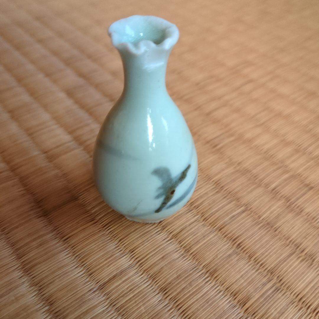 淡い青色 陶器 ミニチュアフラワーベース　初期伊万里