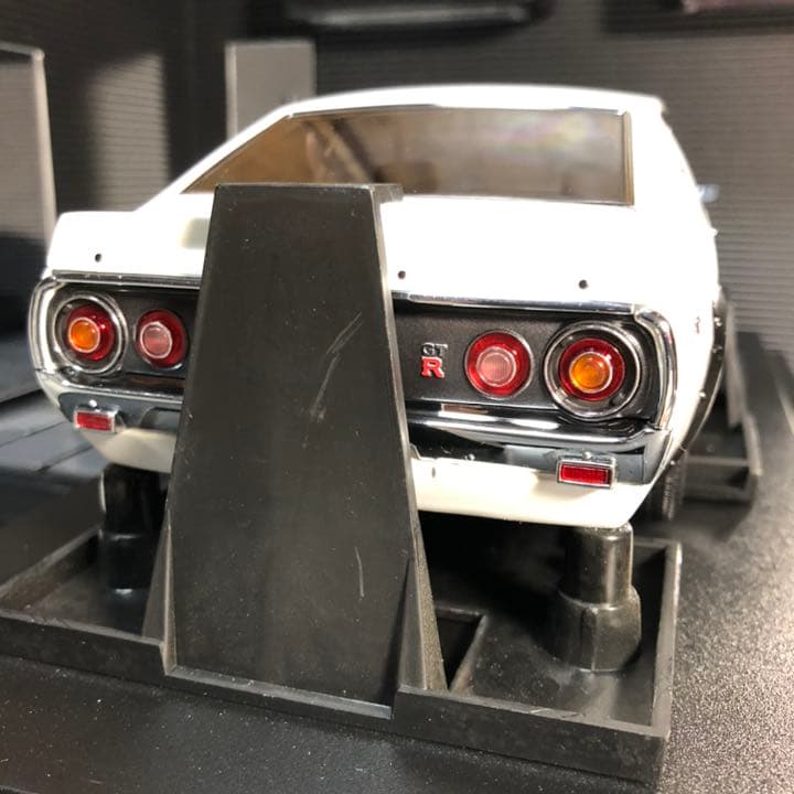 新品未展示品　京商1/18 日産スカイライン2000GT-Rストリートバージョン