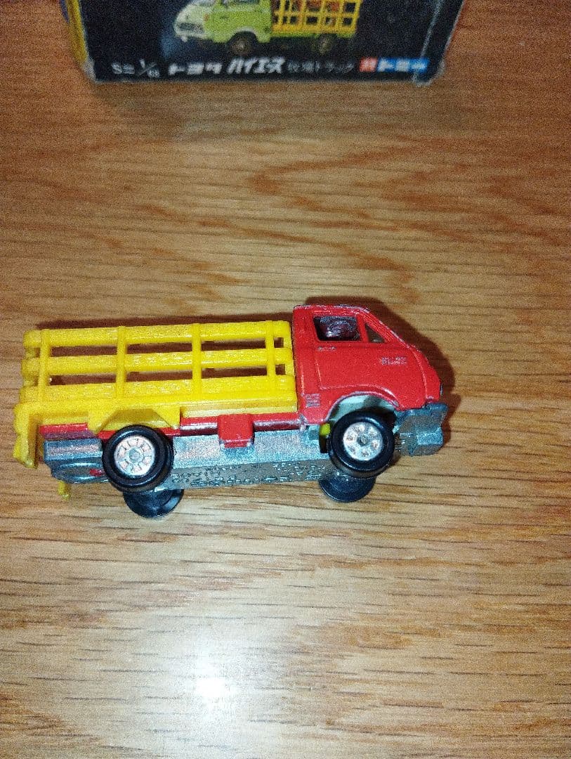 No.50 黒箱トミカ　トヨタ ハイエース　牧場トラック