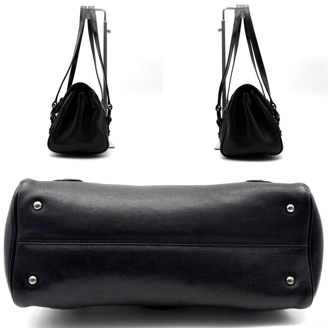 美品 サルヴァトーレフェラガモ ハンドバッグ ガンチーニ レザー 肩掛け可 黒