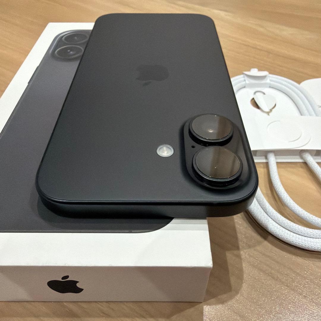 Apple iPhone16 本体　ブラック128GB　SIMフリー