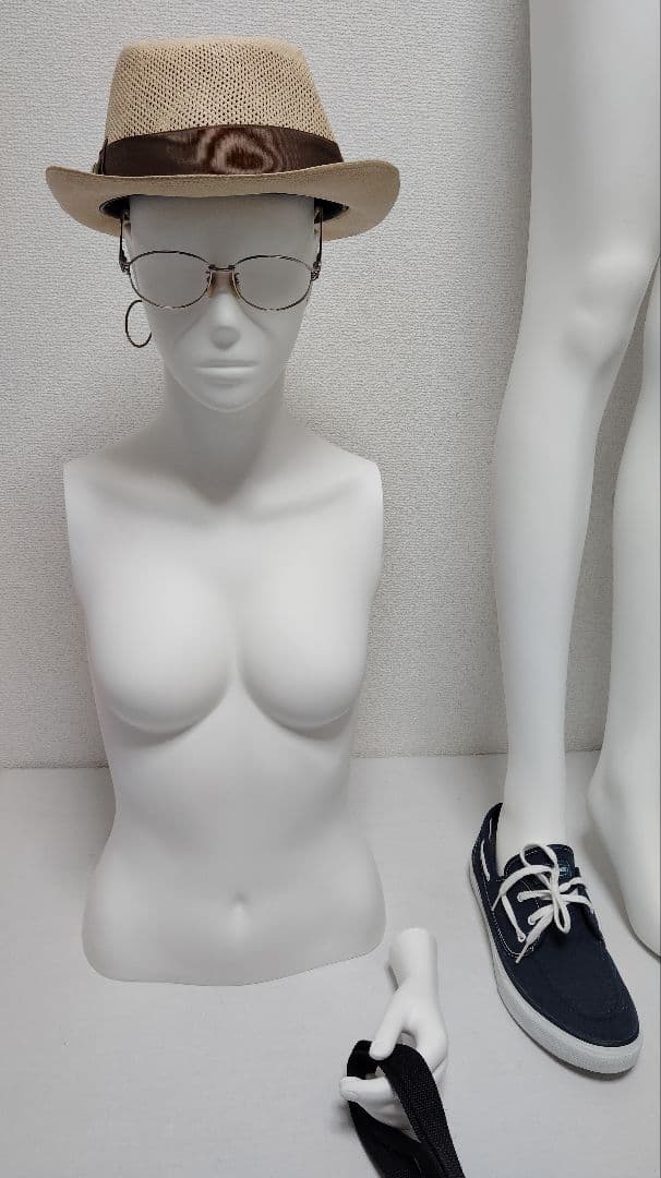 ディスプレイ用婦人マネキン　腰受け　ウィメンズ　直立　FRP　衣装展示　店舗