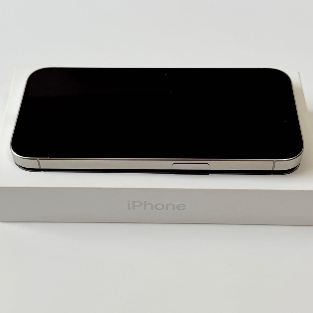 iPhone 15 Pro 256GB SIMフリー ホワイトチタニウム