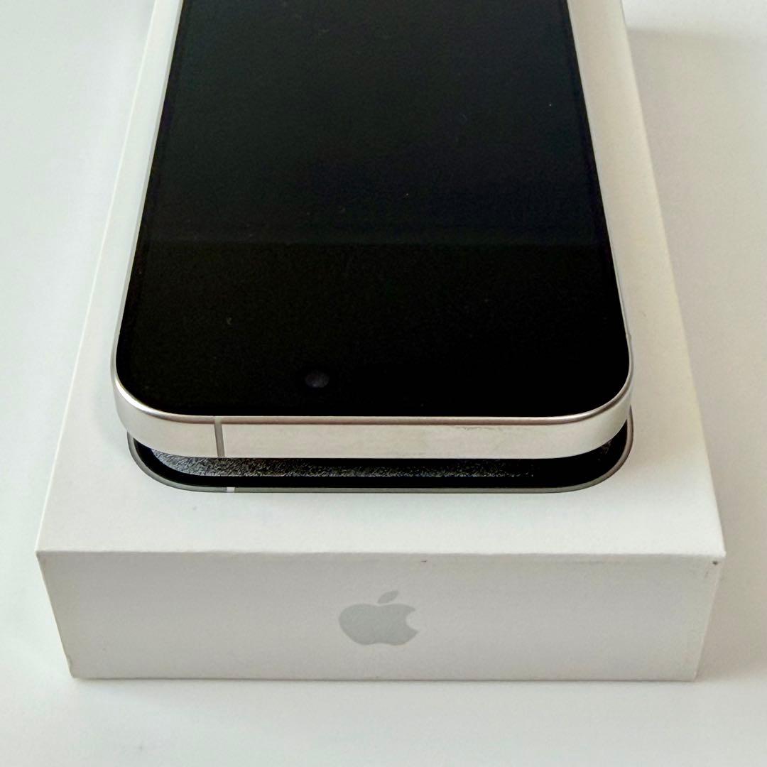 iPhone 15 Pro 256GB SIMフリー ホワイトチタニウム