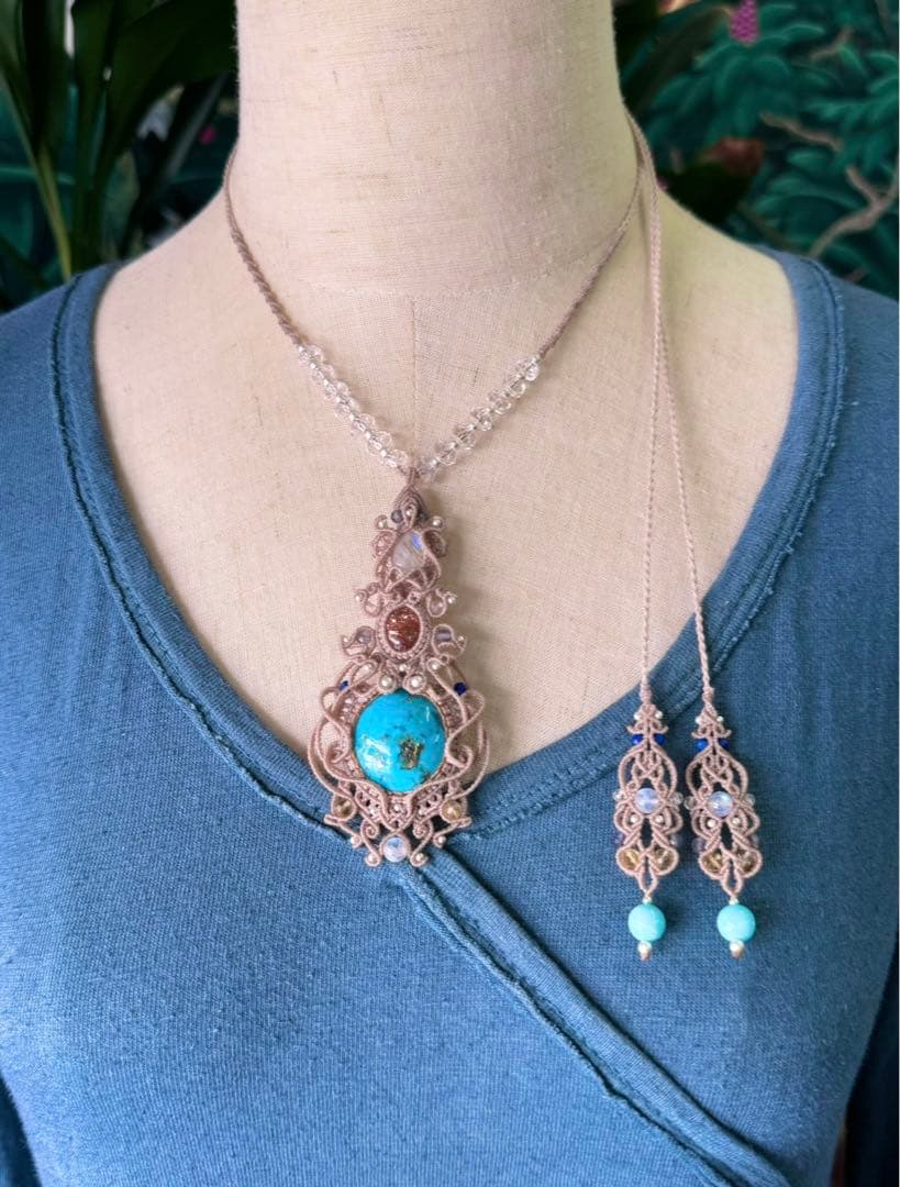 専用☆ペルシアンターコイズ＆サンストーン＆ムーンストーンのマクラメ編みネックレス
