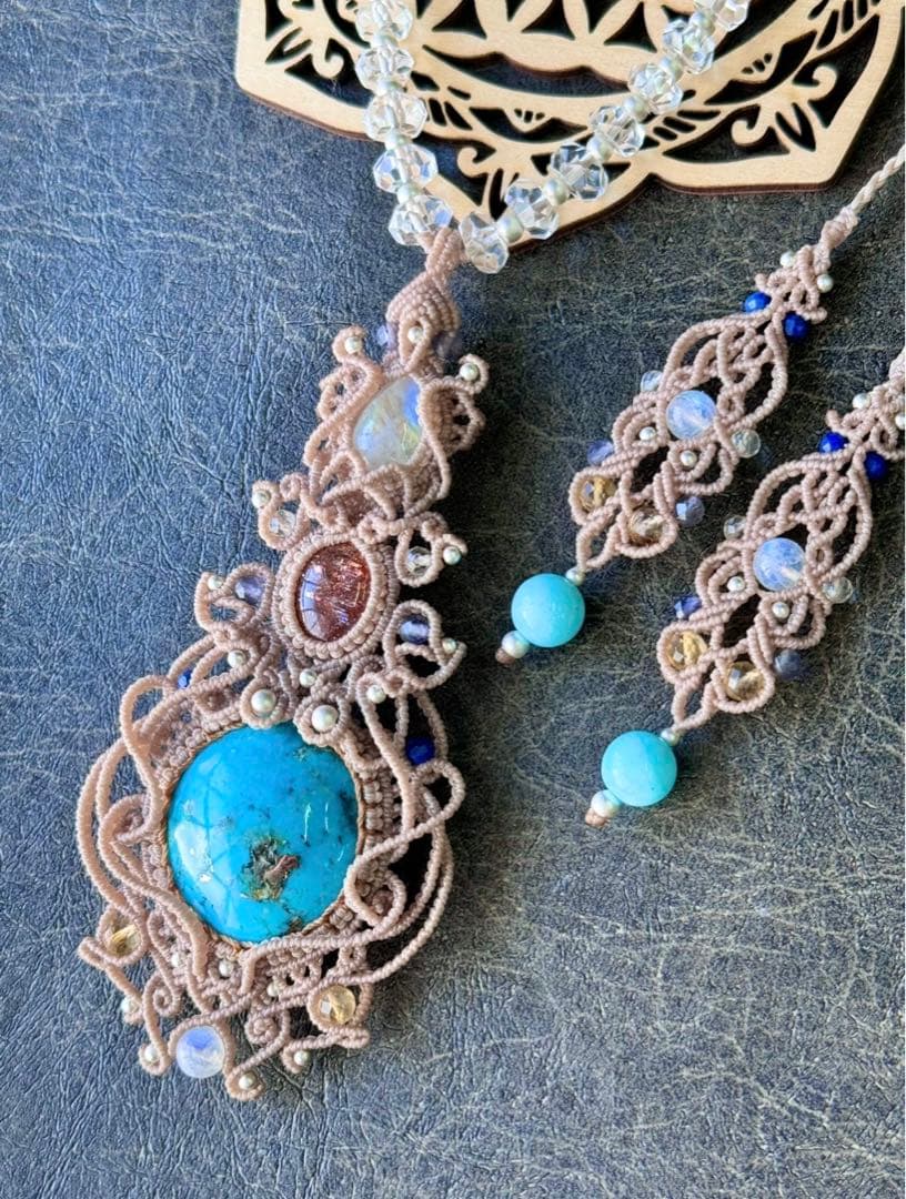 専用☆ペルシアンターコイズ＆サンストーン＆ムーンストーンのマクラメ編みネックレス