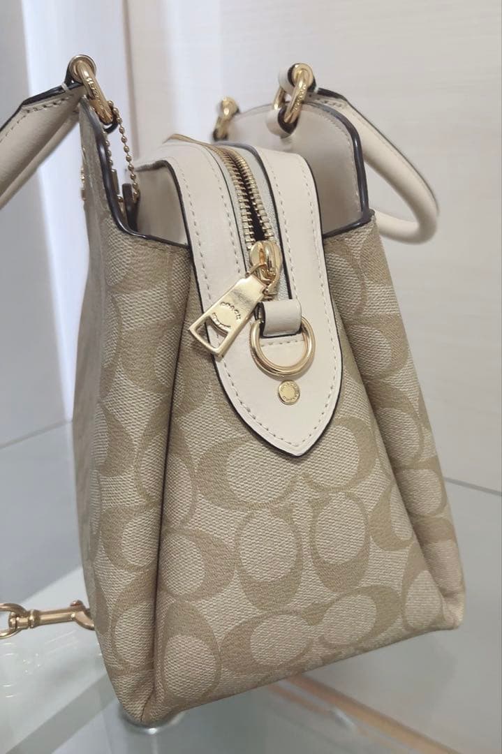 COACHシグネチャーハンドバッグ