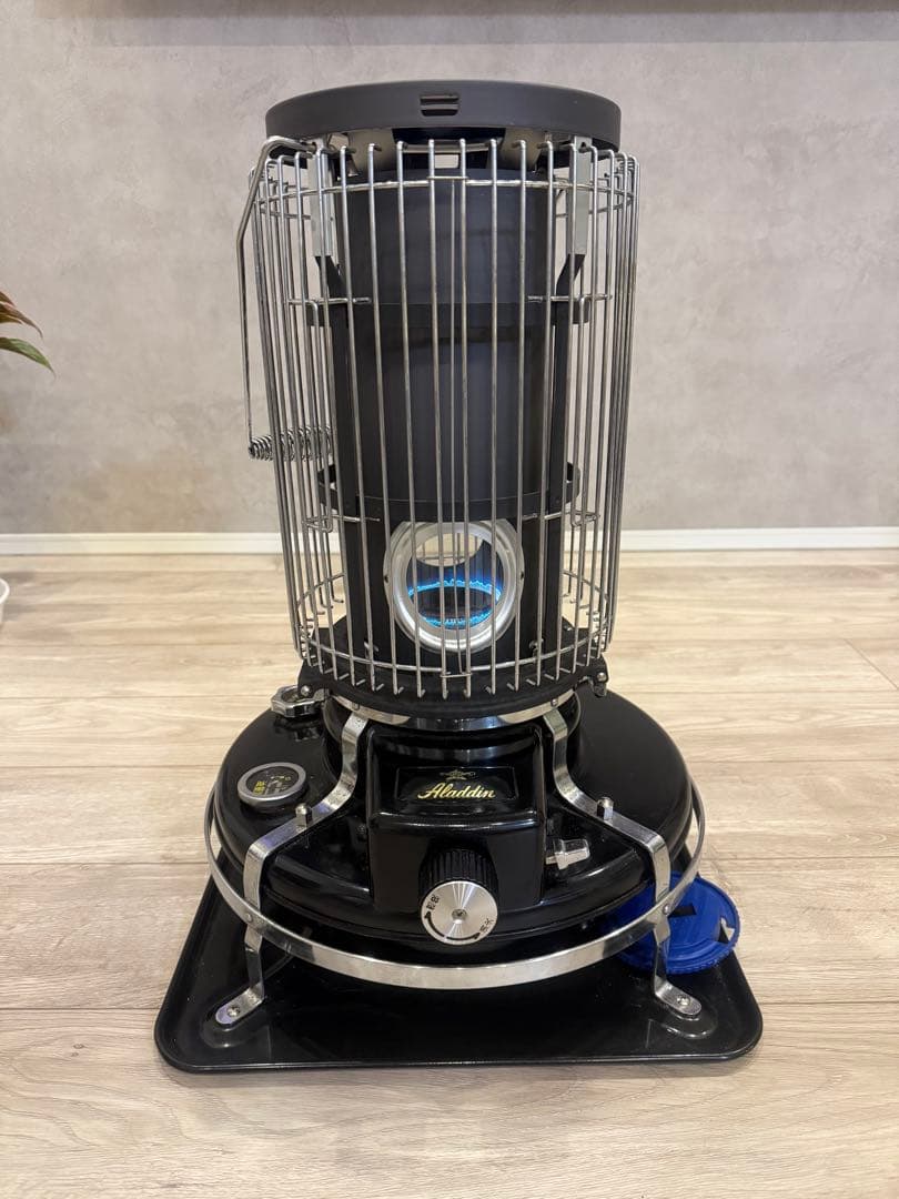 アラジン ストーブ 5年製 ストーブ レトロ 暖房器具　艶消しブラック　オシャレ