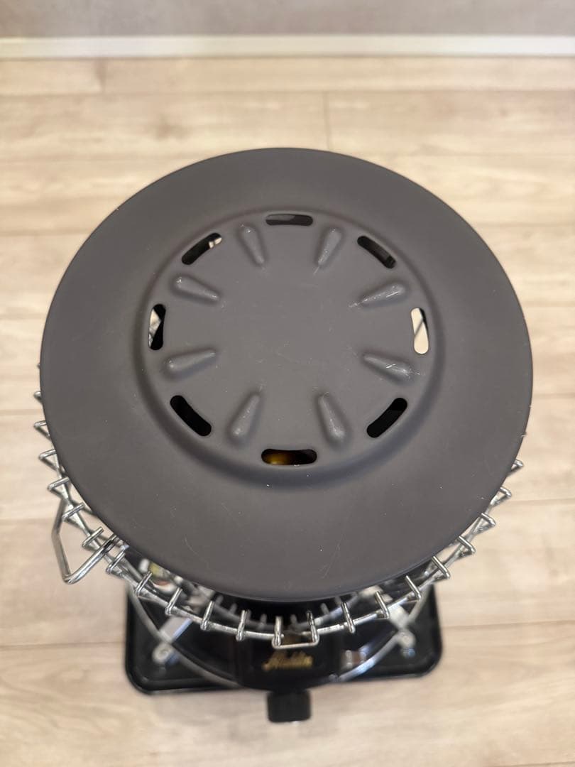 アラジン ストーブ 5年製 ストーブ レトロ 暖房器具　艶消しブラック　オシャレ