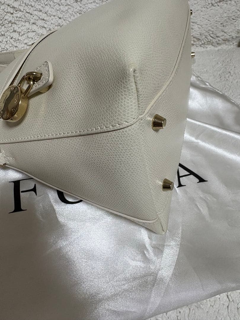 【美品】フルラ　パイパー　ハンド　ショルダーバッグ　オフホワイト