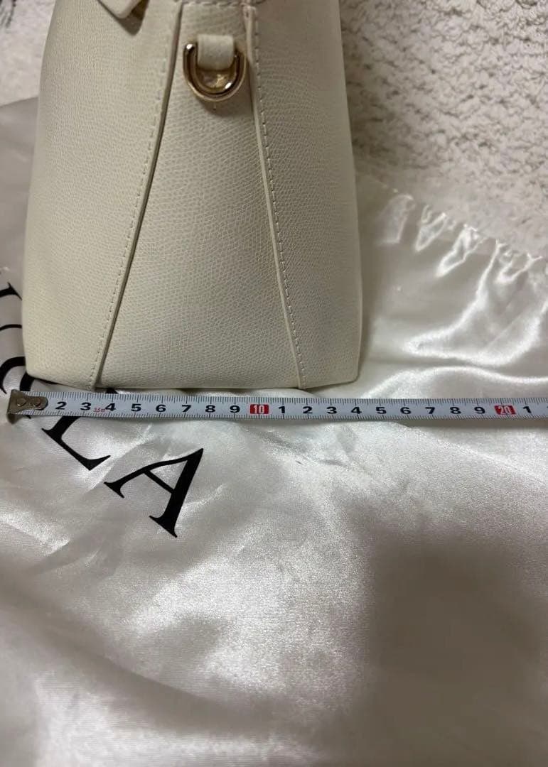 【美品】フルラ　パイパー　ハンド　ショルダーバッグ　オフホワイト