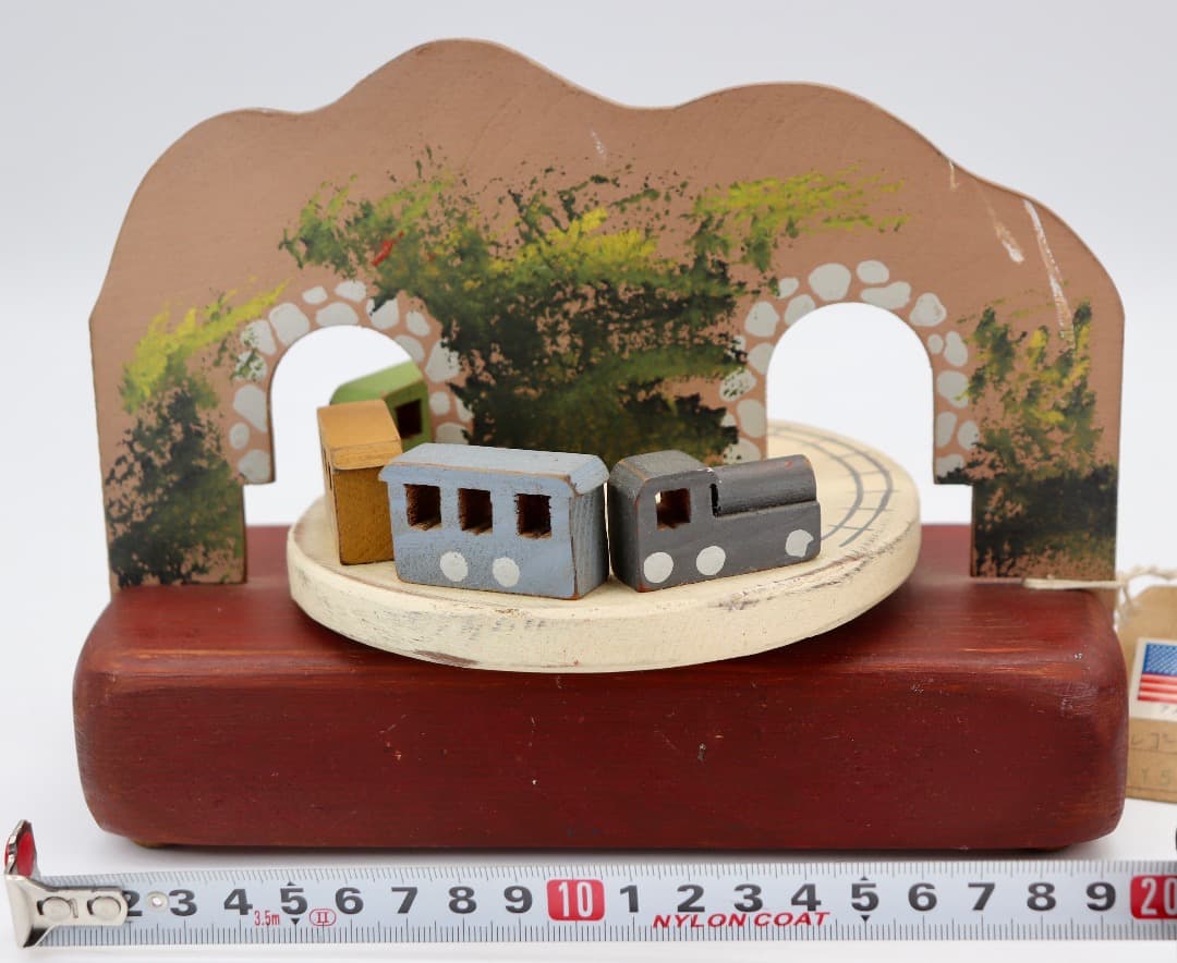 アメリカン・フォークアート 木製オルゴール アメリカ民謡「線路は続くよ」