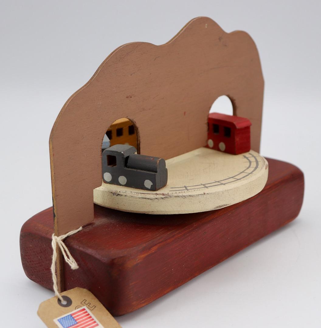 アメリカン・フォークアート 木製オルゴール アメリカ民謡「線路は続くよ」