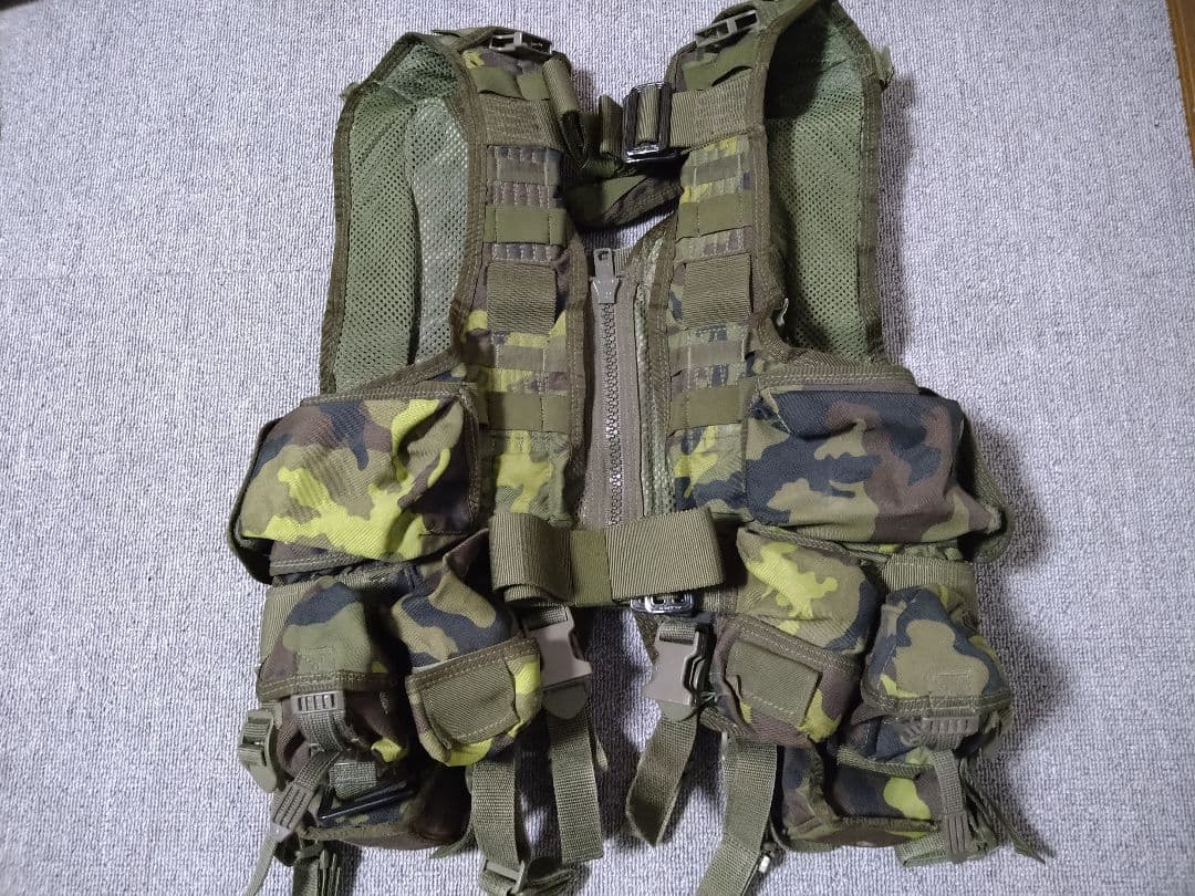 チェコ軍実物　MNS2000 タクティカルベスト　M95迷彩