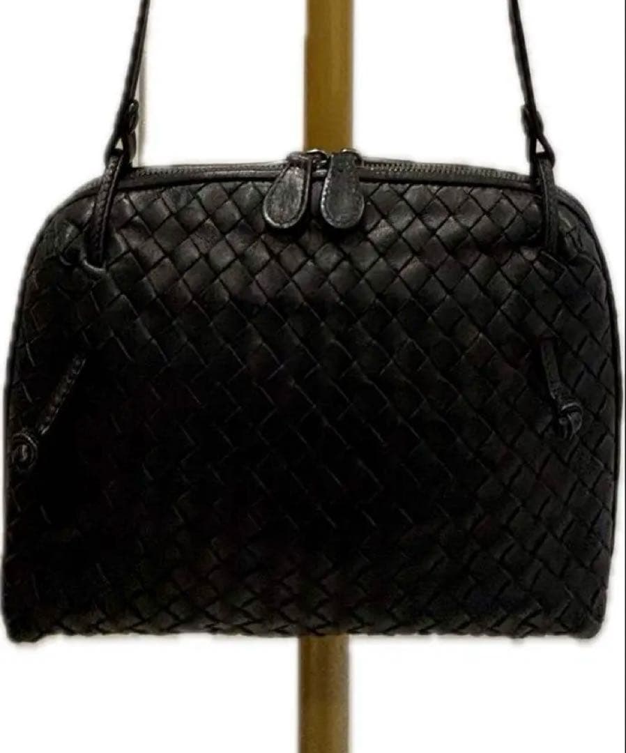 ボッテガべネタ　イントレチャート黒ポシェット