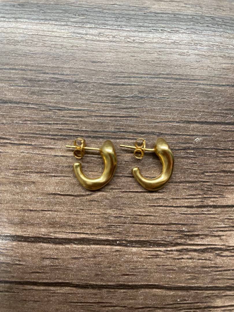 Ten. クリーパーピアス　ゴールド