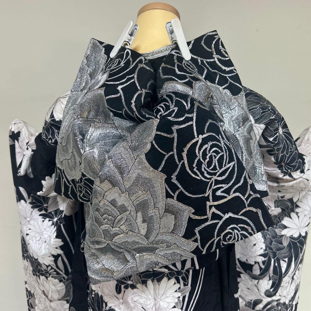 シックな黒地モノトーン薔薇と乱菊の振袖フルセット
