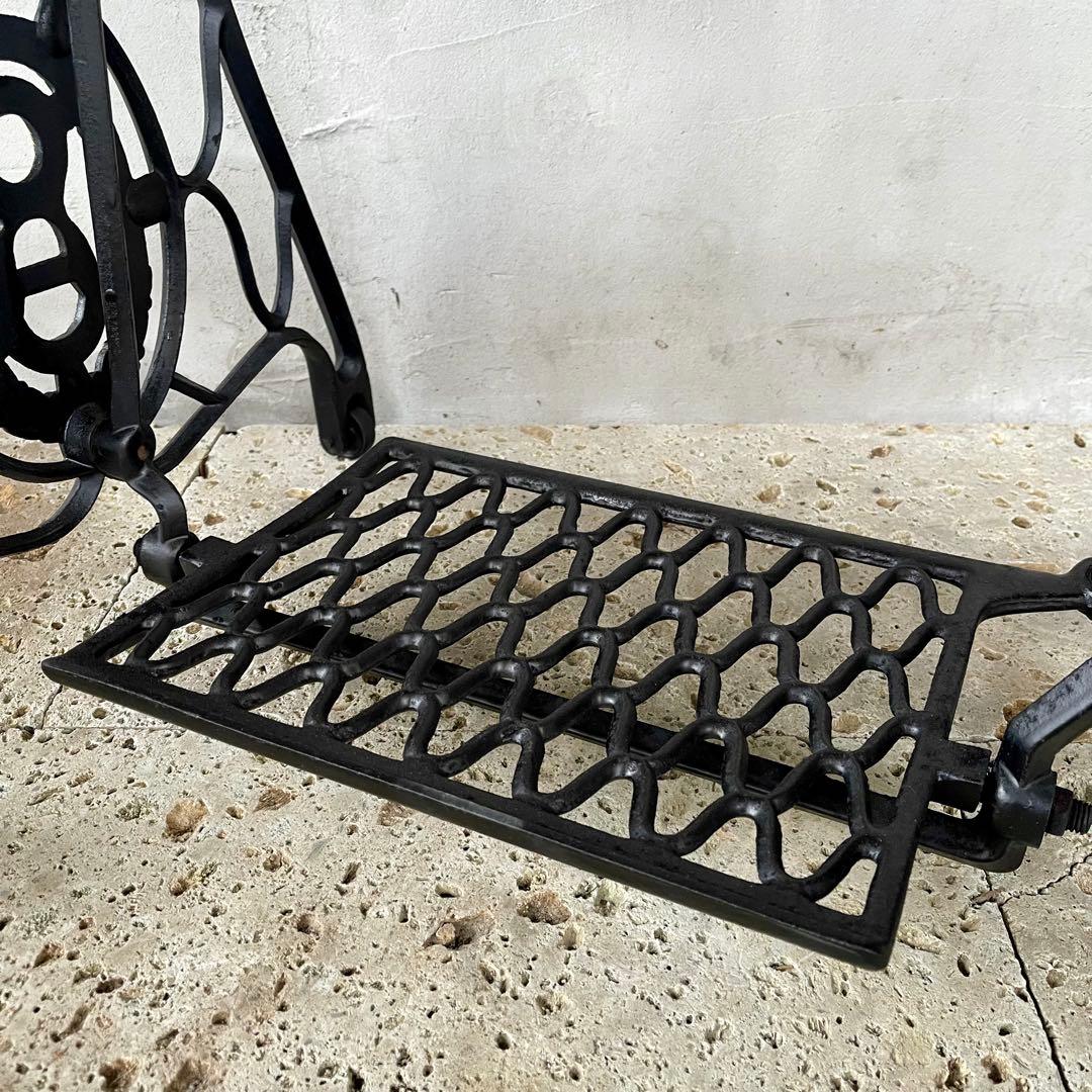 なーさん　イギリス　アンティークミシン脚テーブル　REIKO 足踏みミシン