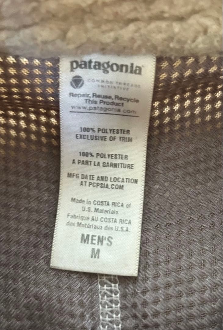 patagonia フリースベスト クリーム/ワインレッド