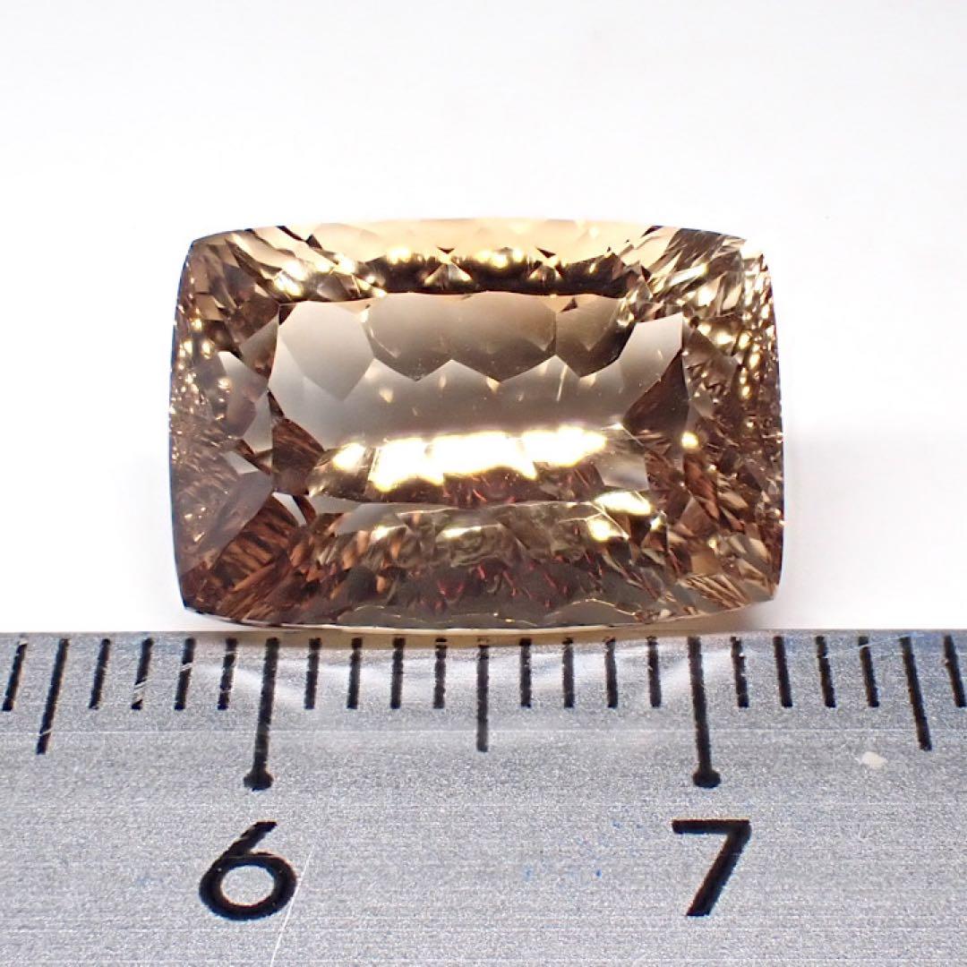 【ブラジル産】シャンパンカラートパーズ