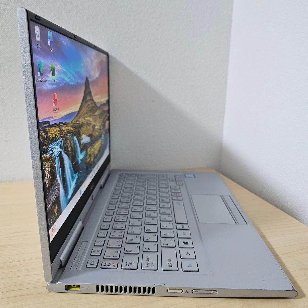 NEC VG4／ 800グラム台・超軽量／タッチパネル