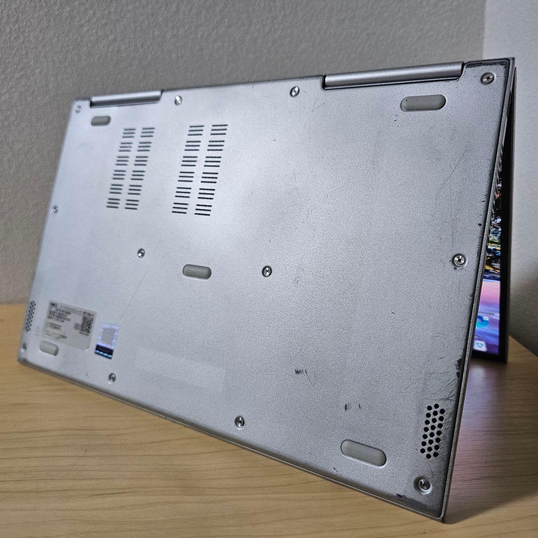 NEC VG4／ 800グラム台・超軽量／タッチパネル