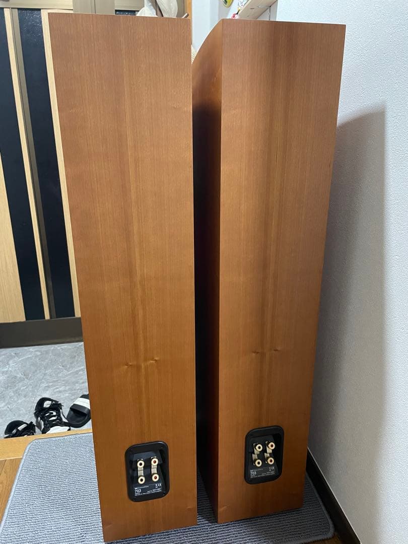スピーカー・ウーファー B&W 703