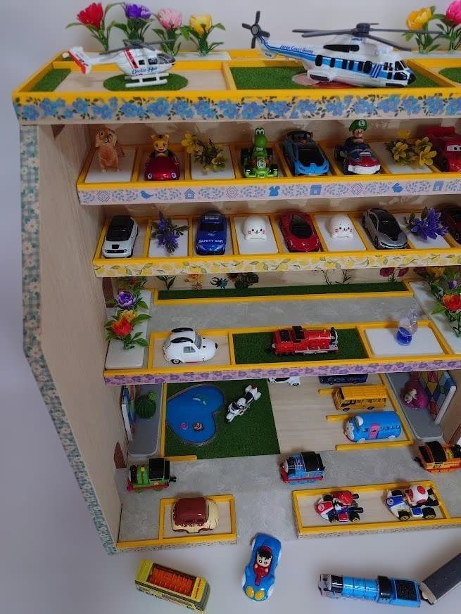 トミカ木製手作り駐車場（スモ－ルイエロ－）SY04